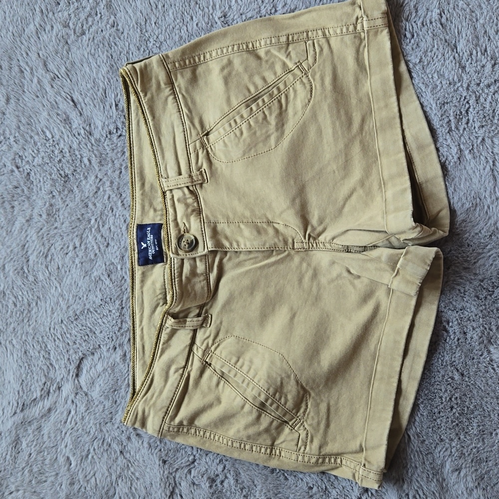 American Eagle, midi stretch shorts size 6 in beige